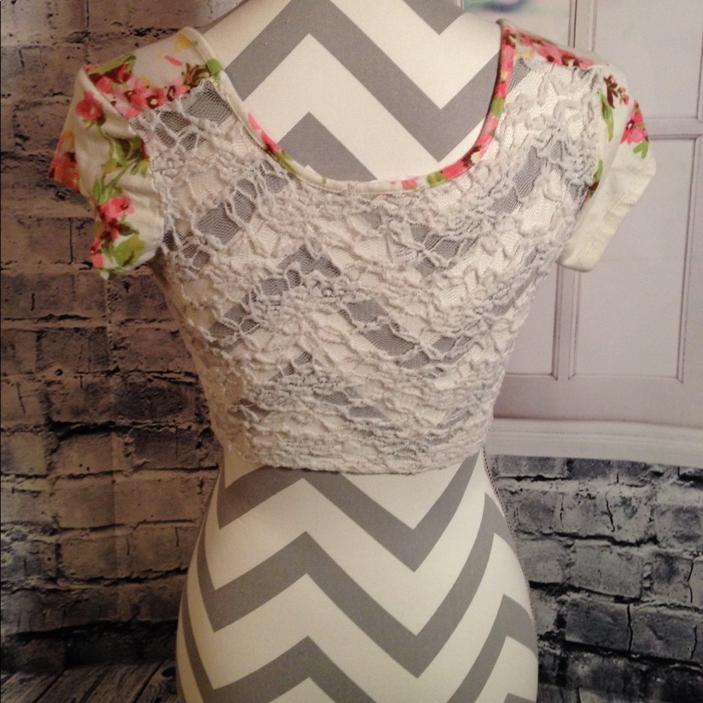 Cute Floral Crop Top size M - Picture 5 of 8